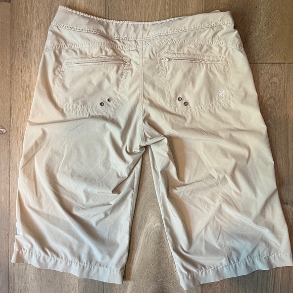 Women's Athletics Short - Picture 5 of 6